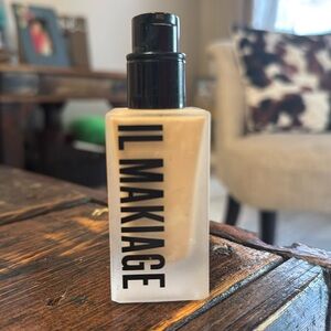 IL MAKIAGE Woke Up Like This Foundation
